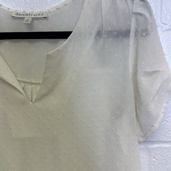 Daniel Rainn Cream V-Neck Blouse - Picture 3 of 9